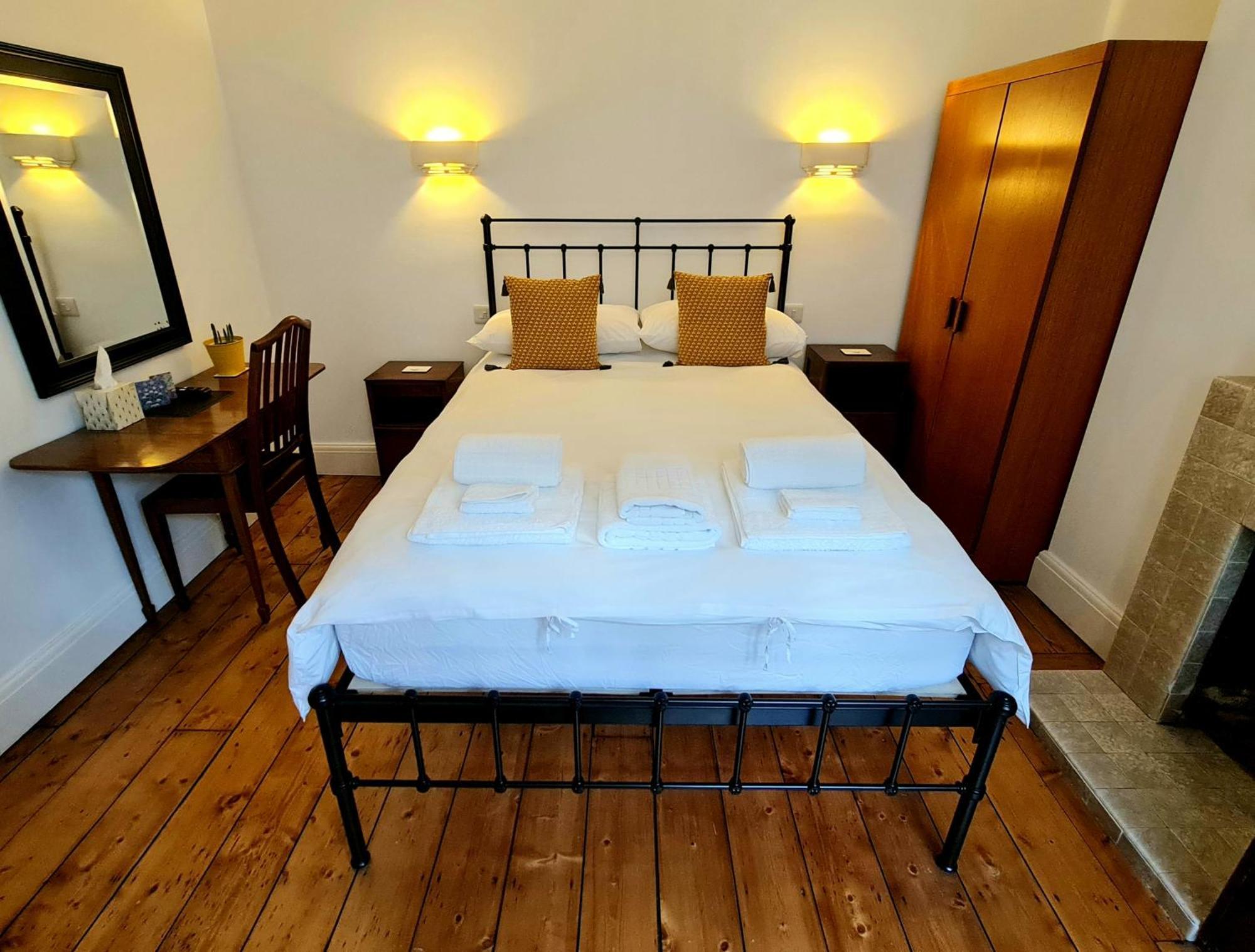 אילפרקומב Newberry Wood Guesthouse מראה חיצוני תמונה