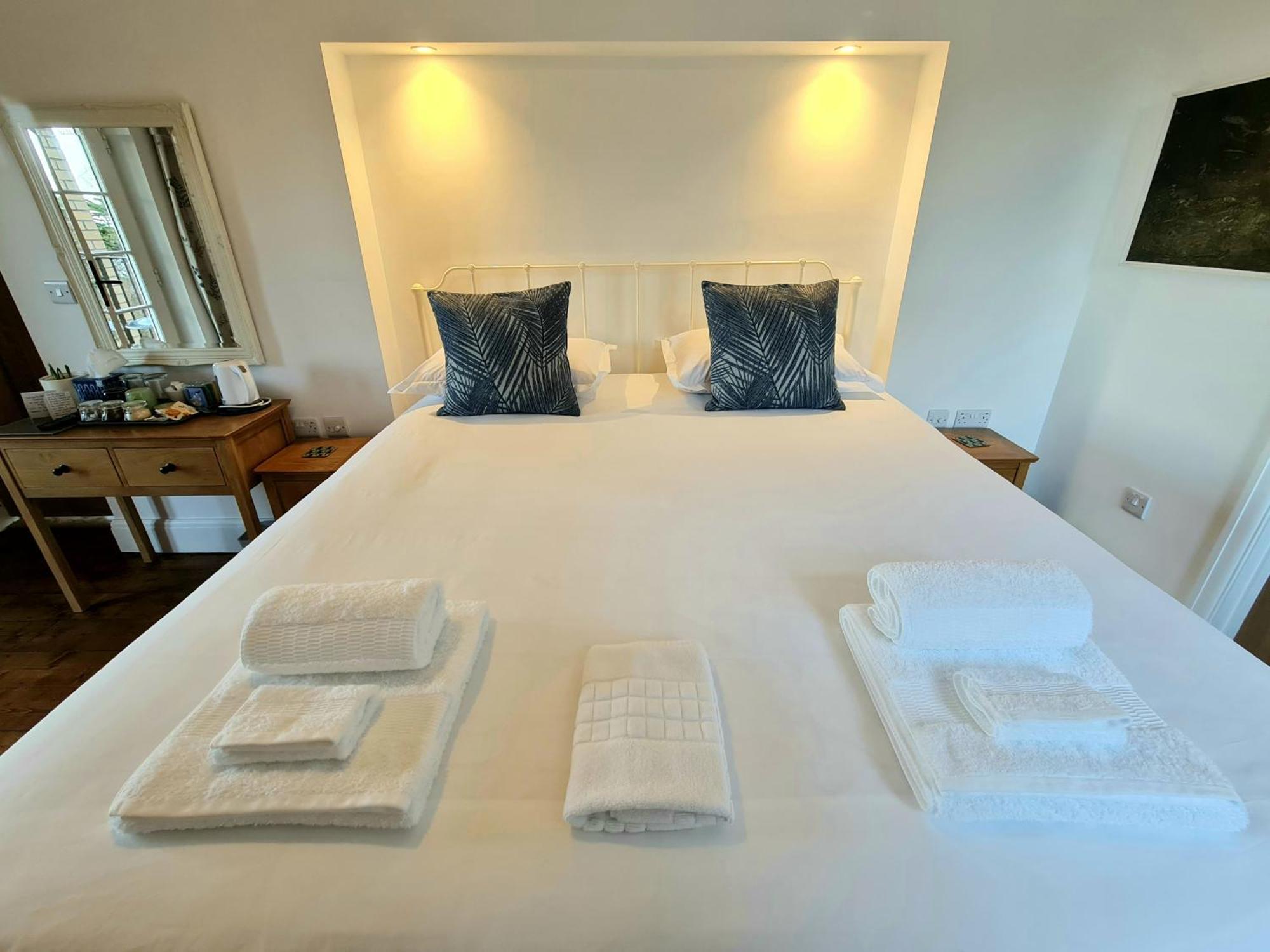 אילפרקומב Newberry Wood Guesthouse מראה חיצוני תמונה