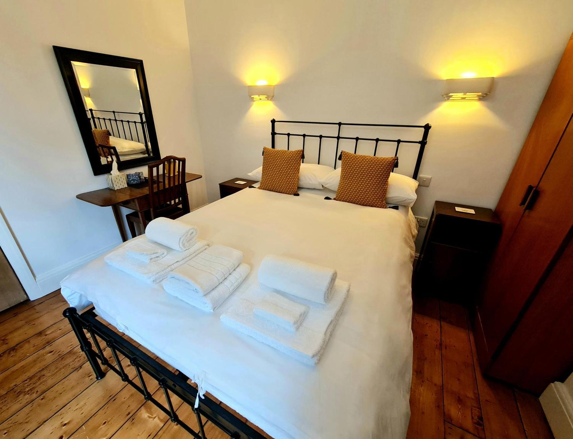 אילפרקומב Newberry Wood Guesthouse מראה חיצוני תמונה